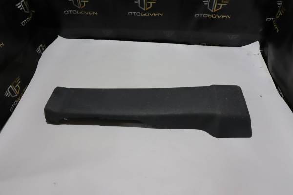 FORD RANGER 2.2 TDCİ ÇIKMA PARÇA  2013-15 ORTA DİREK PLASTİĞİ